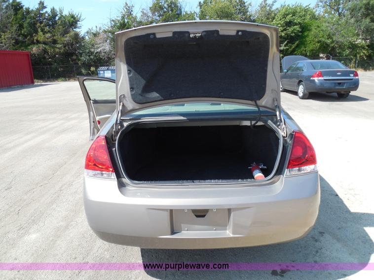image for item E7952 2007 Chevrolet Impala LS