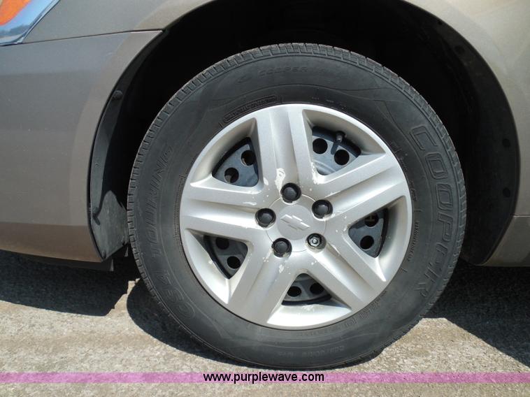 image for item E7952 2007 Chevrolet Impala LS