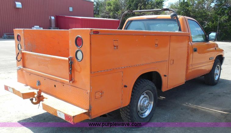 image for item E7954 2001 Dodge Ram 2500 utility truck