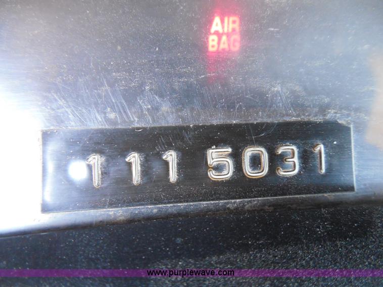 image for item E7954 2001 Dodge Ram 2500 utility truck