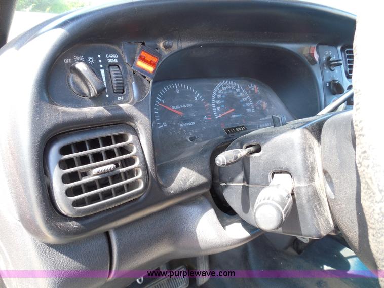 image for item E7954 2001 Dodge Ram 2500 utility truck