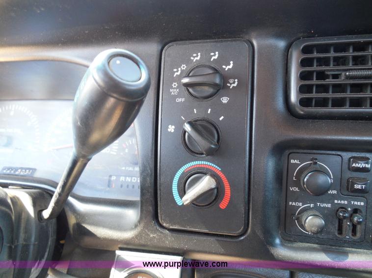 image for item E7954 2001 Dodge Ram 2500 utility truck