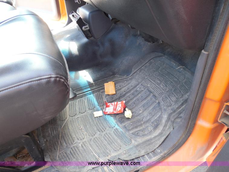 image for item E7954 2001 Dodge Ram 2500 utility truck