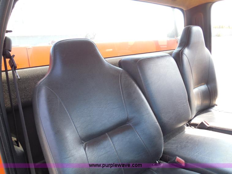 image for item E7954 2001 Dodge Ram 2500 utility truck