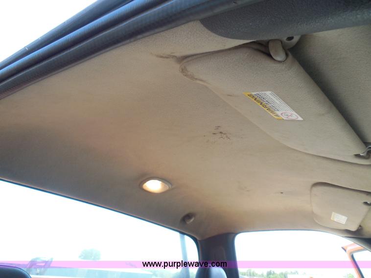 image for item E7954 2001 Dodge Ram 2500 utility truck