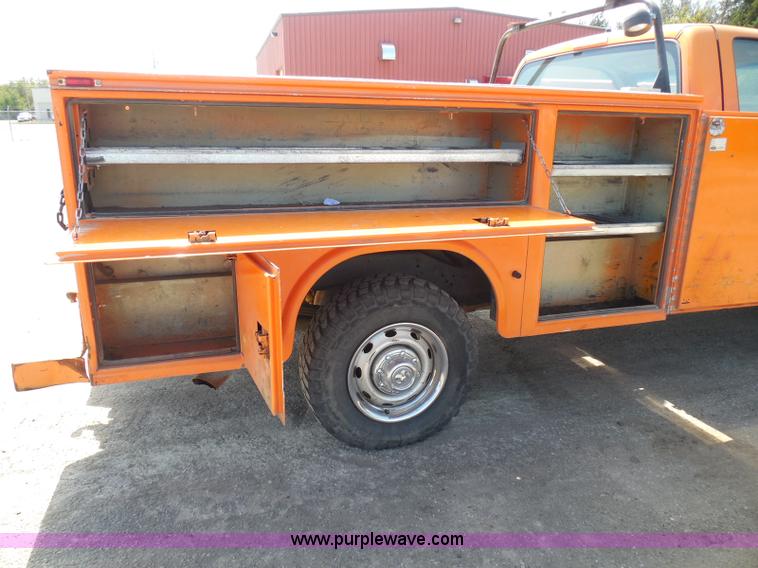 image for item E7954 2001 Dodge Ram 2500 utility truck