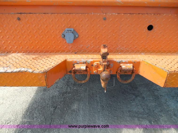 image for item E7954 2001 Dodge Ram 2500 utility truck