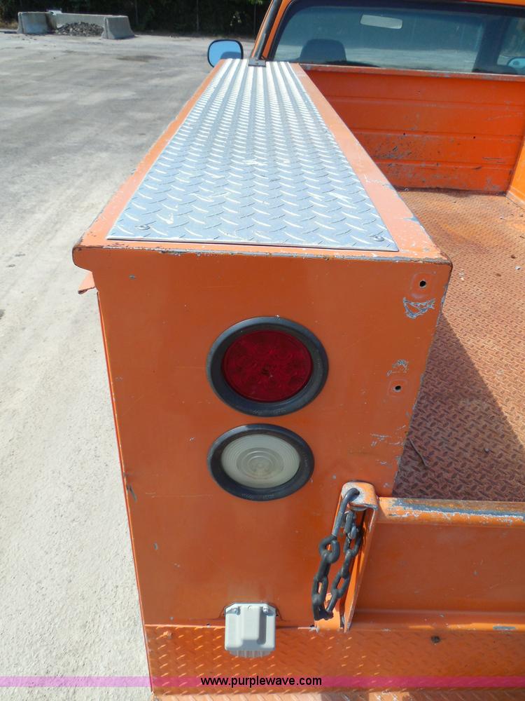 image for item E7954 2001 Dodge Ram 2500 utility truck