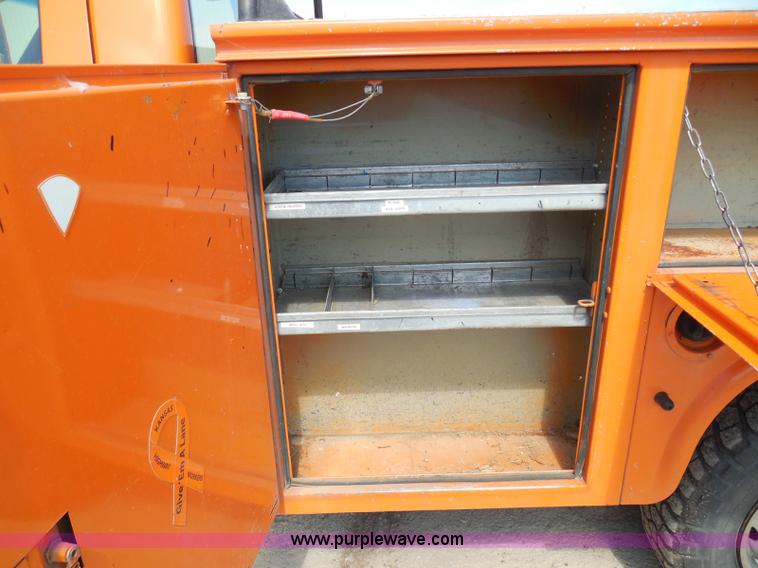 image for item E7954 2001 Dodge Ram 2500 utility truck