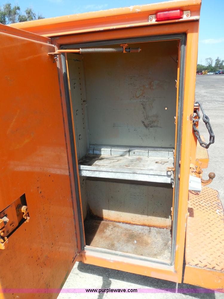 image for item E7954 2001 Dodge Ram 2500 utility truck