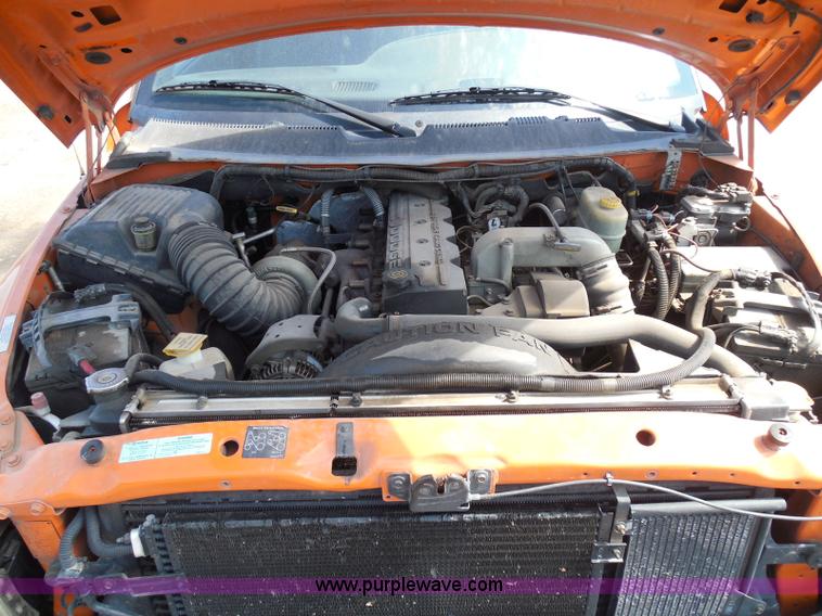 image for item E7954 2001 Dodge Ram 2500 utility truck