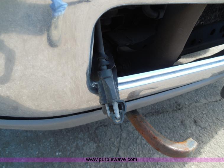 image for item E7954 2001 Dodge Ram 2500 utility truck