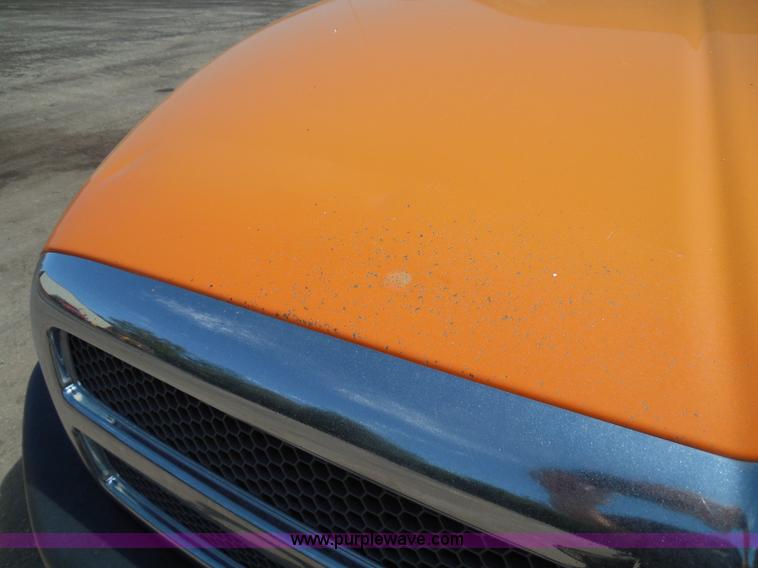 image for item E7954 2001 Dodge Ram 2500 utility truck