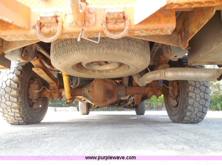 image for item E7954 2001 Dodge Ram 2500 utility truck