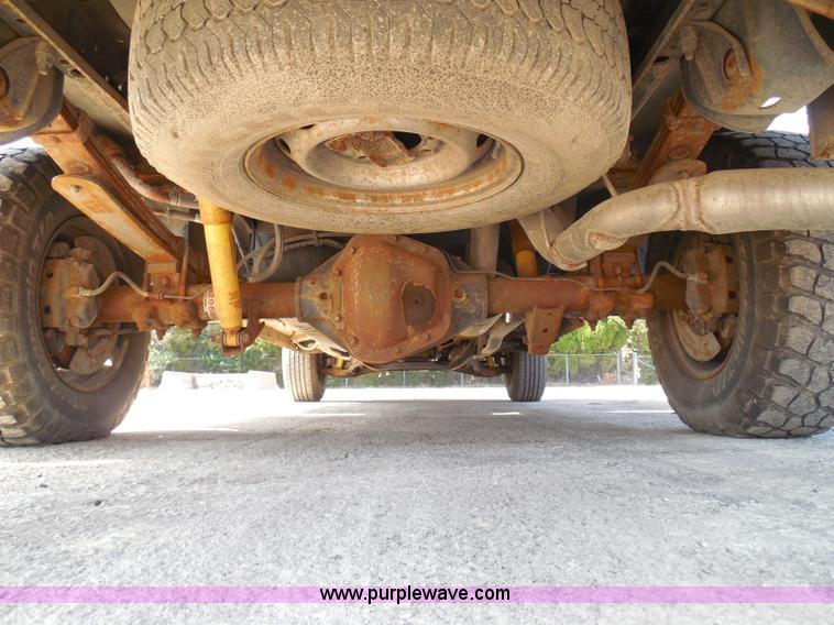 image for item E7954 2001 Dodge Ram 2500 utility truck