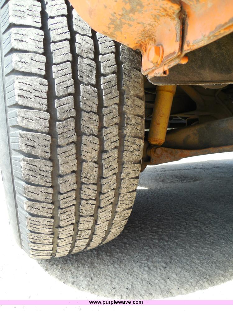 image for item E7954 2001 Dodge Ram 2500 utility truck