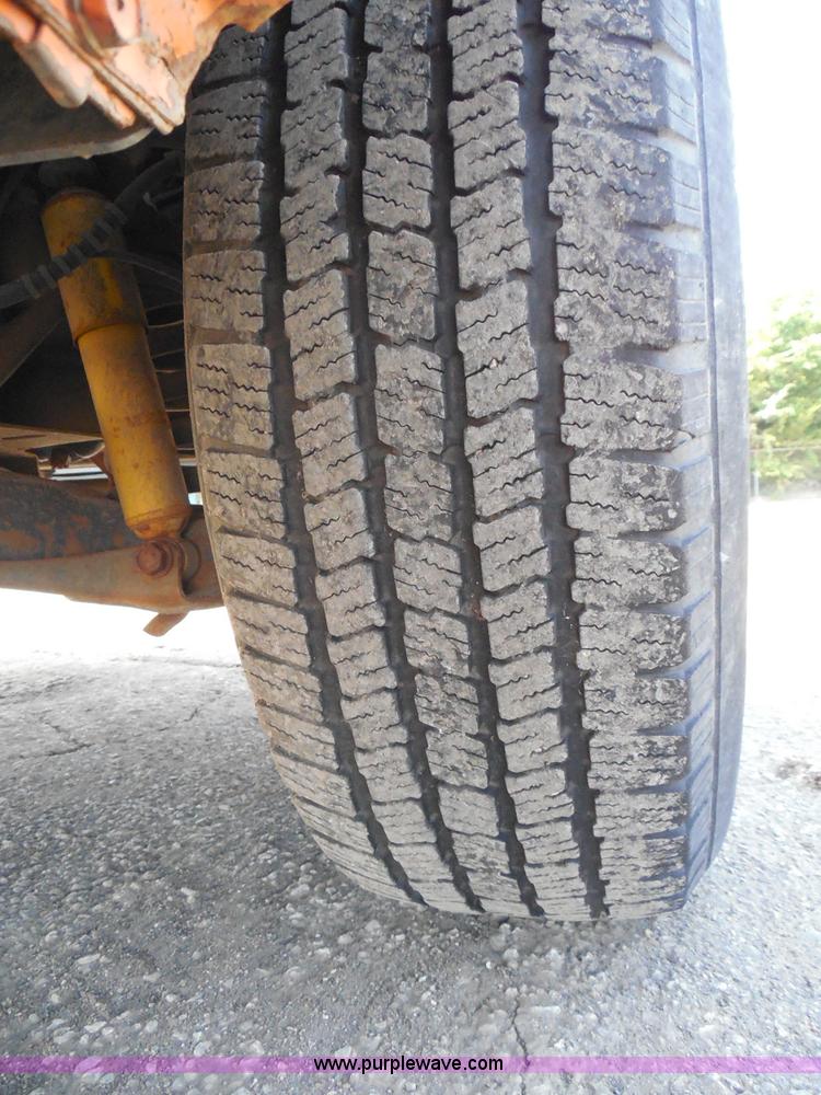 image for item E7954 2001 Dodge Ram 2500 utility truck