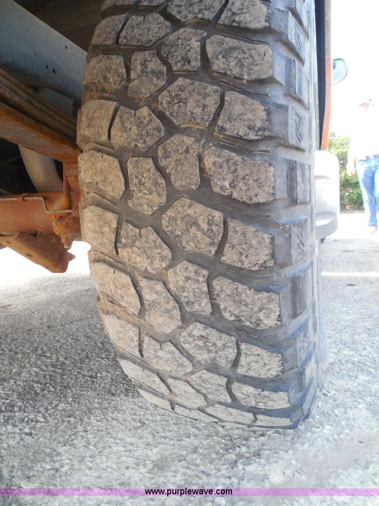 image for item E7954 2001 Dodge Ram 2500 utility truck