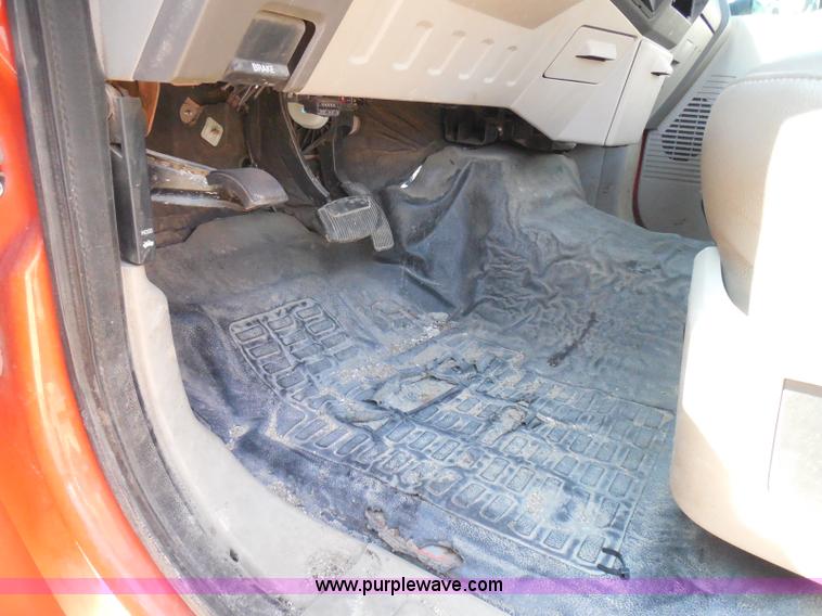 image for item E7955 2008 Ford F250 Super Duty XL pickup truck