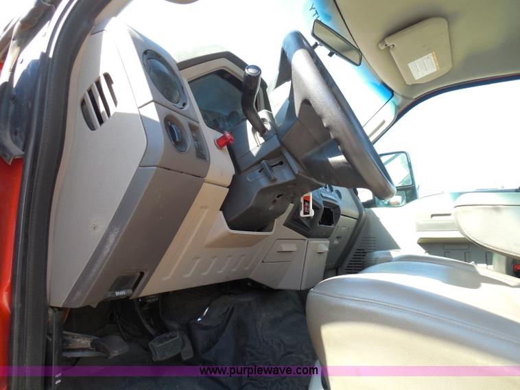 image for item E7955 2008 Ford F250 Super Duty XL pickup truck