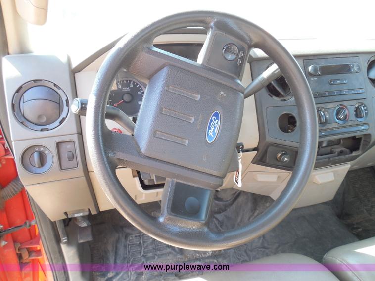 image for item E7955 2008 Ford F250 Super Duty XL pickup truck