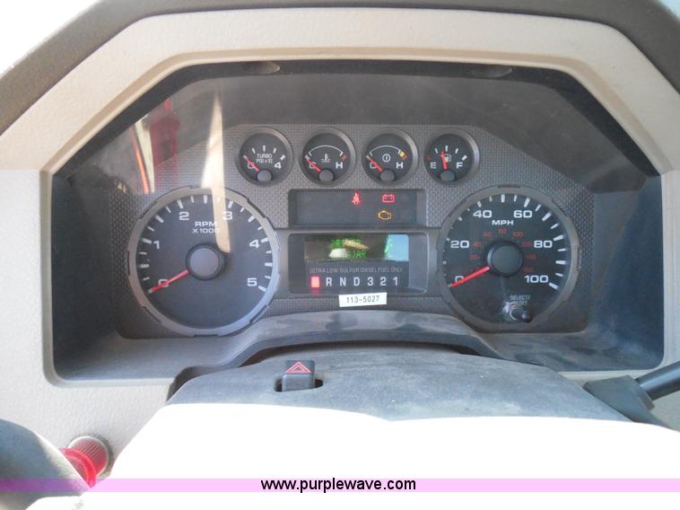 image for item E7955 2008 Ford F250 Super Duty XL pickup truck