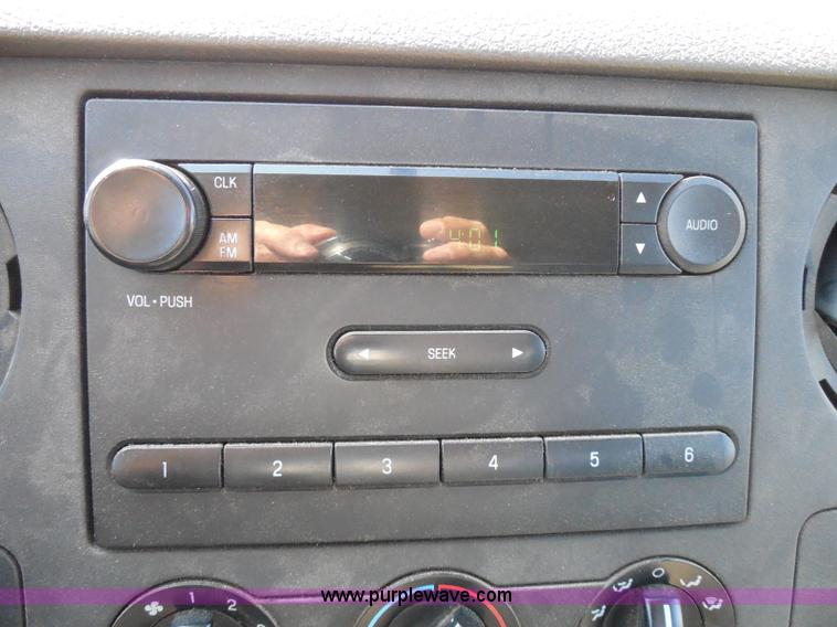 image for item E7955 2008 Ford F250 Super Duty XL pickup truck