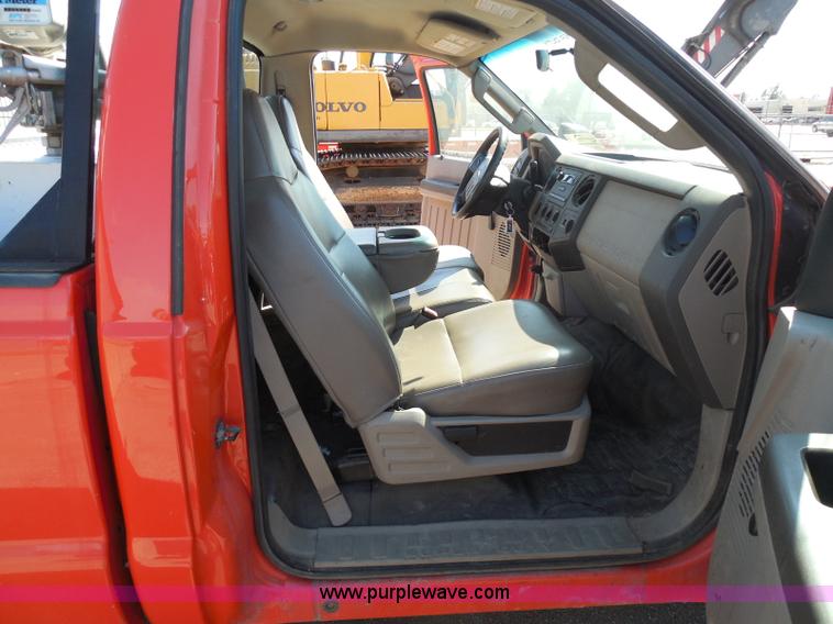 image for item E7955 2008 Ford F250 Super Duty XL pickup truck