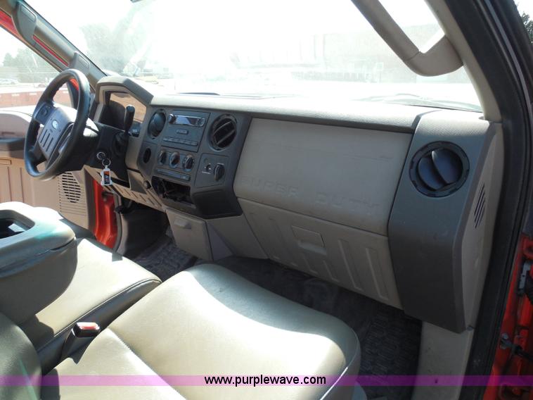 image for item E7955 2008 Ford F250 Super Duty XL pickup truck