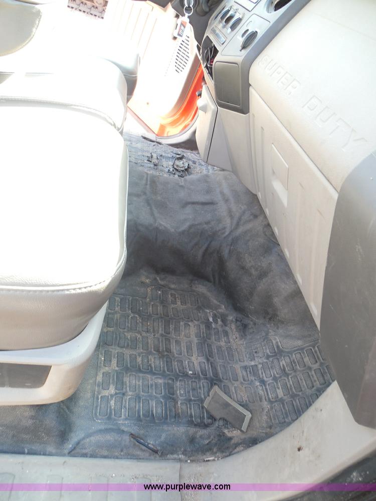 image for item E7955 2008 Ford F250 Super Duty XL pickup truck