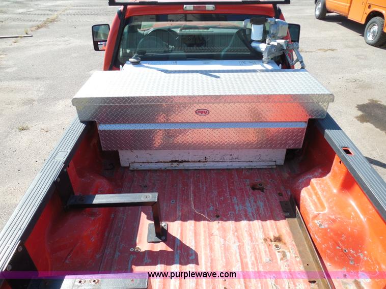 image for item E7955 2008 Ford F250 Super Duty XL pickup truck