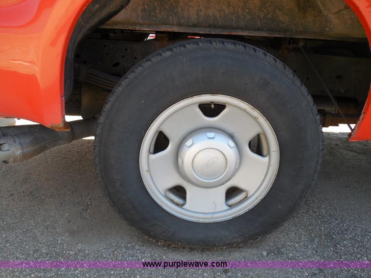 image for item E7955 2008 Ford F250 Super Duty XL pickup truck