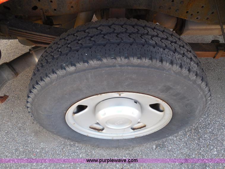 image for item E7955 2008 Ford F250 Super Duty XL pickup truck