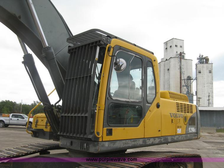 image for item E7957 2004 Volvo EC290B LC excavator