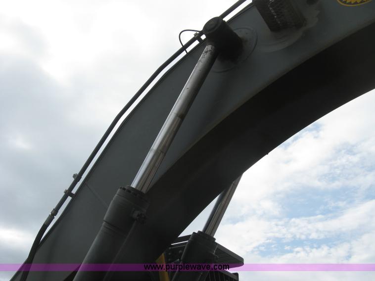 image for item E7957 2004 Volvo EC290B LC excavator