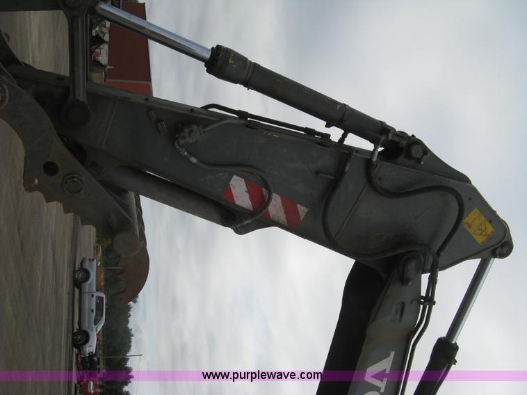 image for item E7957 2004 Volvo EC290B LC excavator