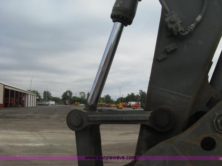 image for item E7957 2004 Volvo EC290B LC excavator