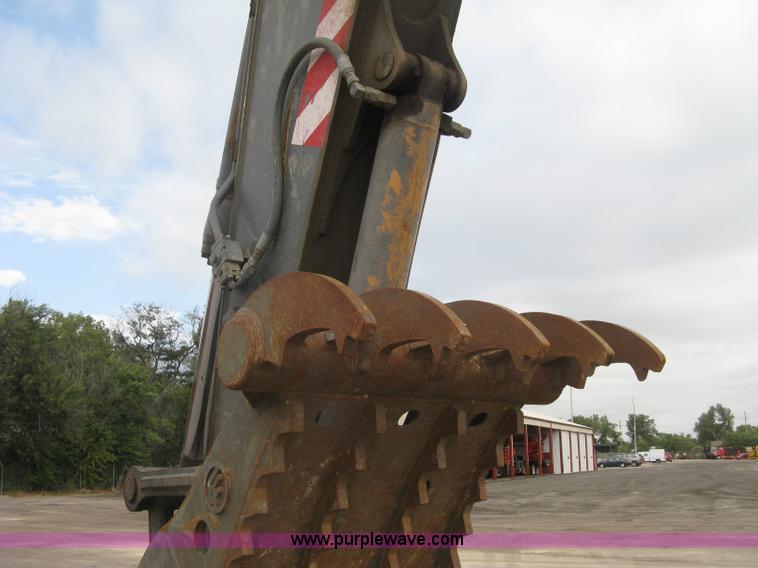 image for item E7957 2004 Volvo EC290B LC excavator