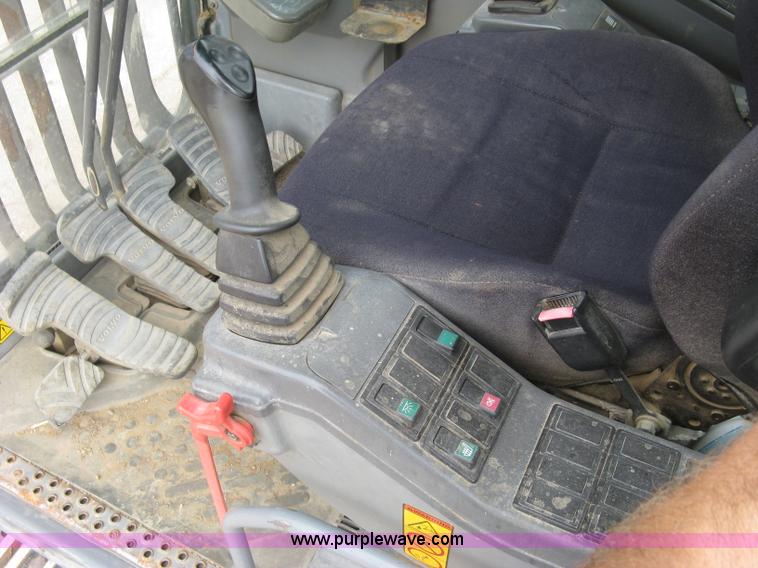 image for item E7957 2004 Volvo EC290B LC excavator