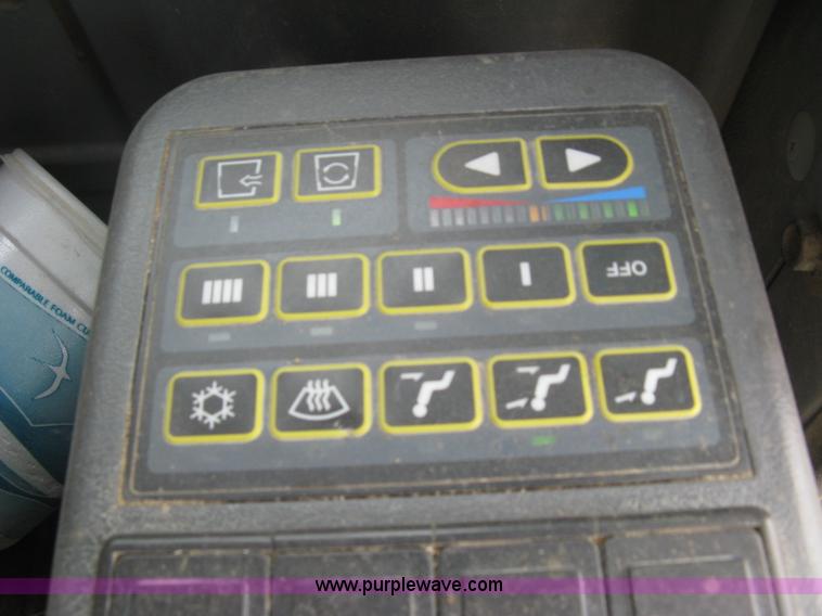 image for item E7957 2004 Volvo EC290B LC excavator