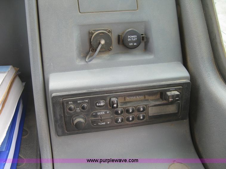 image for item E7957 2004 Volvo EC290B LC excavator