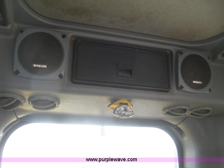 image for item E7957 2004 Volvo EC290B LC excavator