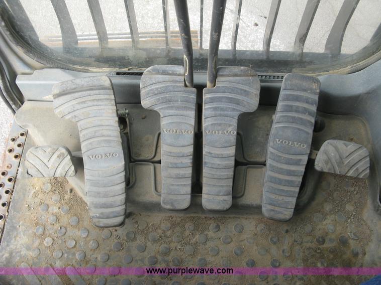 image for item E7957 2004 Volvo EC290B LC excavator