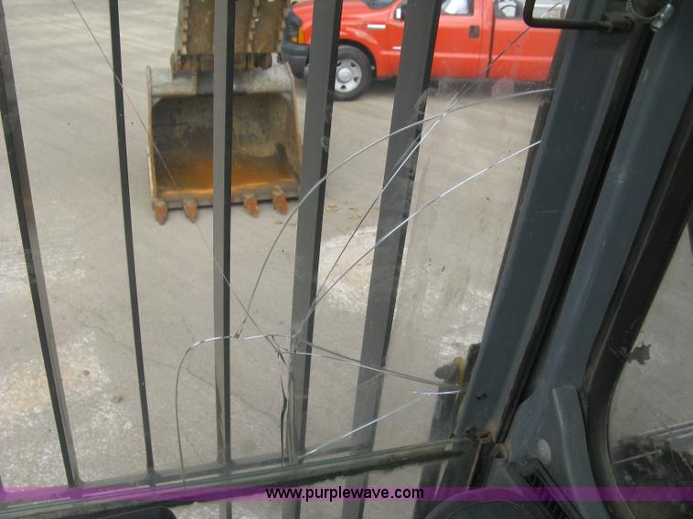 image for item E7957 2004 Volvo EC290B LC excavator