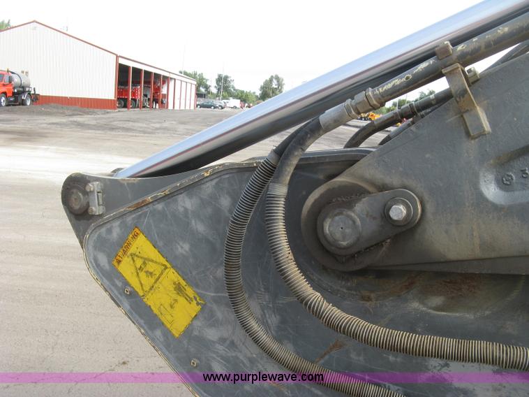 image for item E7957 2004 Volvo EC290B LC excavator