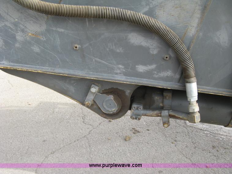 image for item E7957 2004 Volvo EC290B LC excavator