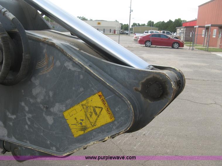 image for item E7957 2004 Volvo EC290B LC excavator