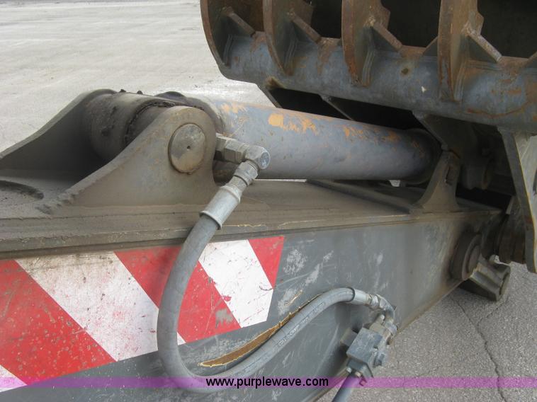 image for item E7957 2004 Volvo EC290B LC excavator