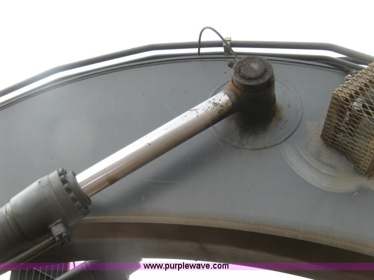 image for item E7957 2004 Volvo EC290B LC excavator