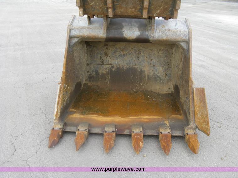 image for item E7957 2004 Volvo EC290B LC excavator